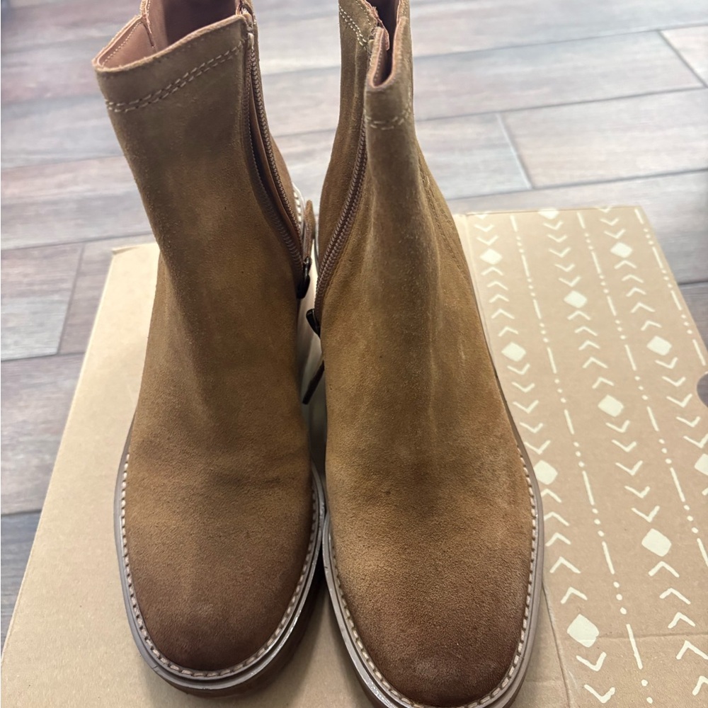 NEW Zodiac Men's Chukka Zip Boots in Tan Suede